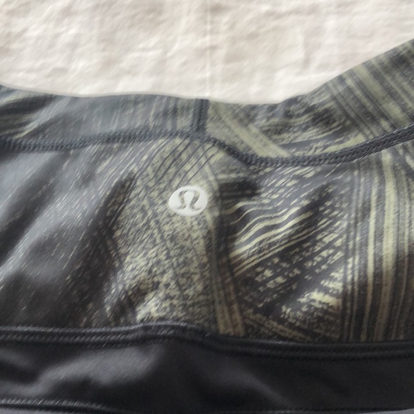 Lululemon black and army green leggings - Picture 5 of 9